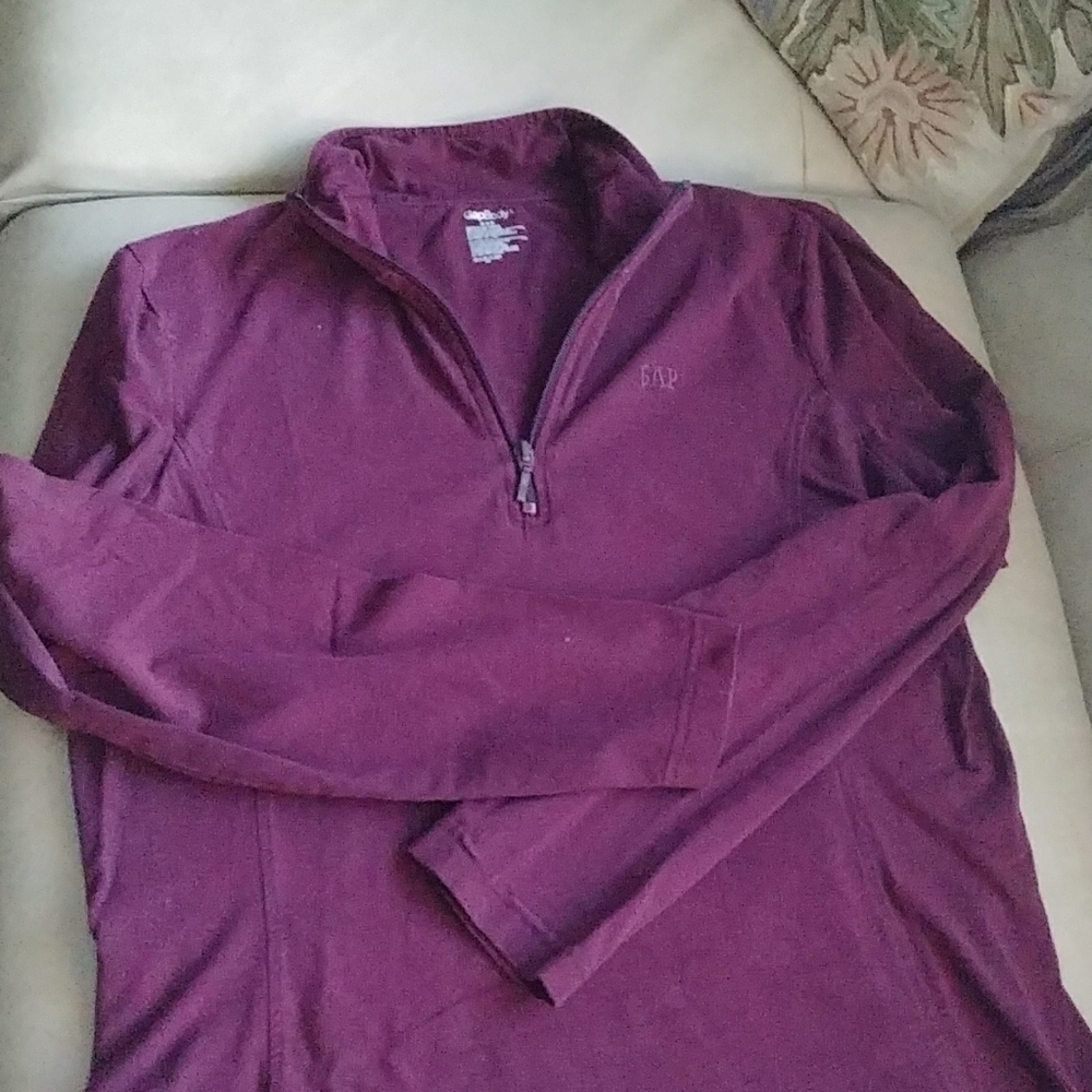 Gap pullover